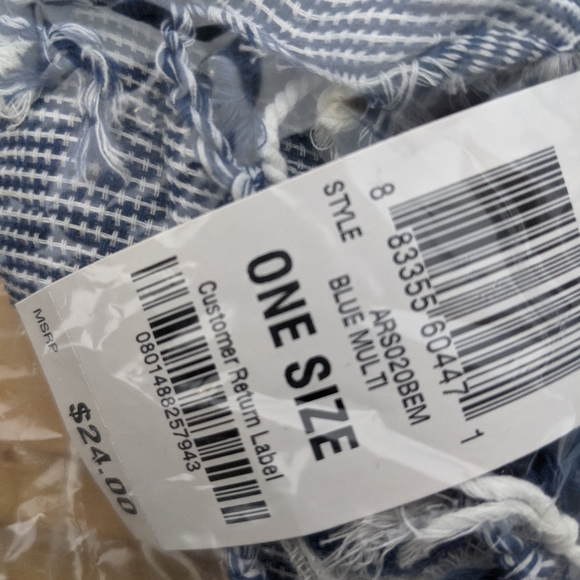 American Rag scarves - Picture 3 of 4